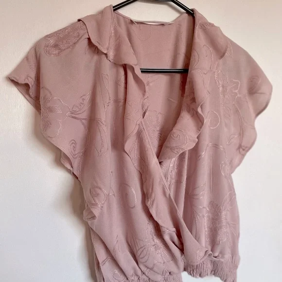 ASTR The Label Flutter Floral Pink Crop Blouse - Size M - Picture 3 of 10